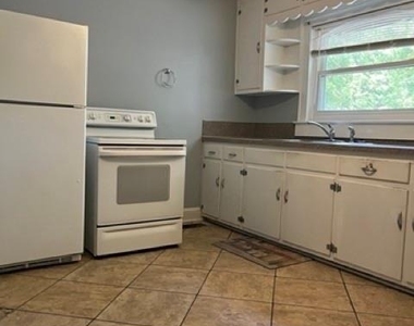 213 Glenwood Drive - Photo Thumbnail 9