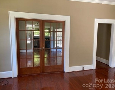 1201 E 35th Street - Photo Thumbnail 14