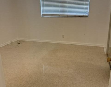 860 Nw 65th Avenue - Photo Thumbnail 13