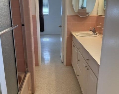 860 Nw 65th Avenue - Photo Thumbnail 20