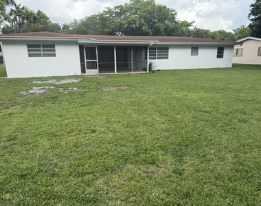 860 Nw 65th Avenue - Photo Thumbnail 26