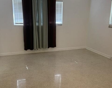 860 Nw 65th Avenue - Photo Thumbnail 23