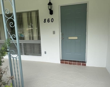 860 Nw 65th Avenue - Photo Thumbnail 3