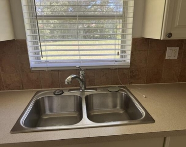 860 Nw 65th Avenue - Photo Thumbnail 10