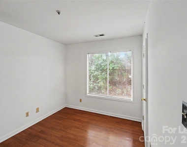 9535 University Terrace Drive - Photo Thumbnail 18