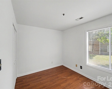 9535 University Terrace Drive - Photo Thumbnail 17