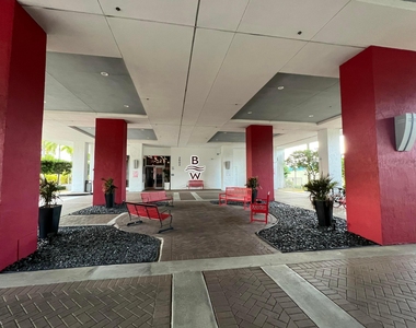 2600 E Hallandale Beach Boulevard - Photo Thumbnail 11