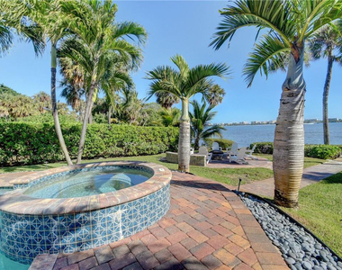 1320 S Lakeside Drive - Photo Thumbnail 46
