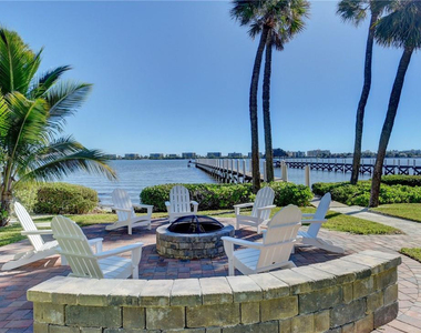 1320 S Lakeside Drive - Photo Thumbnail 45