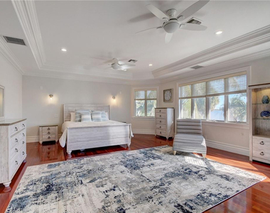 1320 S Lakeside Drive - Photo Thumbnail 31