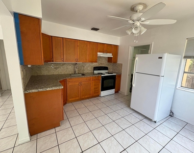 231 Sw 8th Street - Photo Thumbnail 9