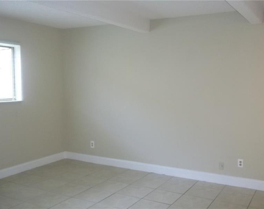 1245 S Flagler Avenue - Photo Thumbnail 16
