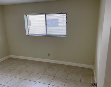 1245 S Flagler Avenue - Photo Thumbnail 15