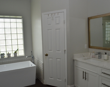 9242 Olmstead Drive - Photo Thumbnail 18