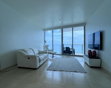 17001 Collins Avenue - Photo Thumbnail 1