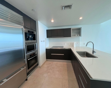 17001 Collins Avenue - Photo Thumbnail 4