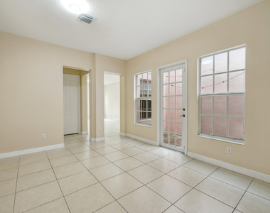 810 Nw 83rd Lane - Photo Thumbnail 4