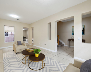 810 Nw 83rd Lane - Photo Thumbnail 2