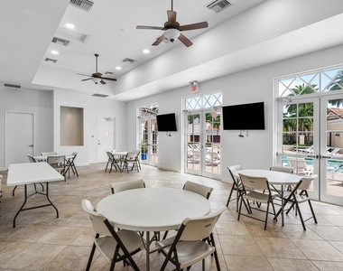 810 Nw 83rd Lane - Photo Thumbnail 24