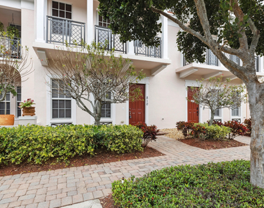 810 Nw 83rd Lane - Photo Thumbnail 1