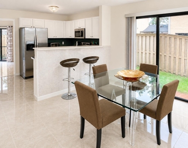 1710 Shoreside Circle - Photo Thumbnail 11