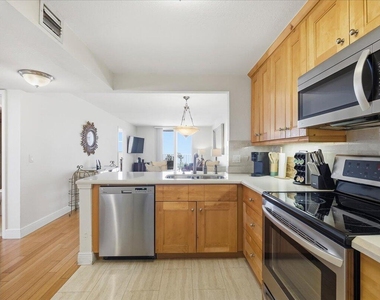 2929 S Ocean Boulevard - Photo Thumbnail 8