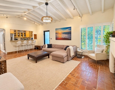 222 Se 16th Avenue - Photo Thumbnail 1