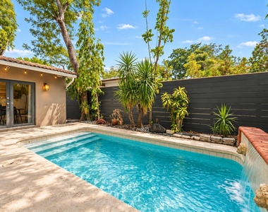 222 Se 16th Avenue - Photo Thumbnail 10