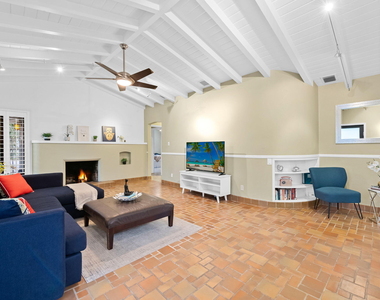 222 Se 16th Avenue - Photo Thumbnail 3