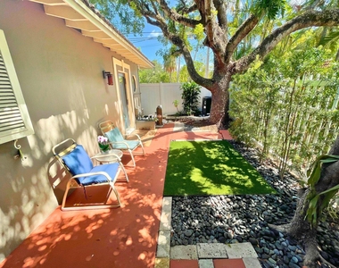 222 Se 16th Avenue - Photo Thumbnail 8