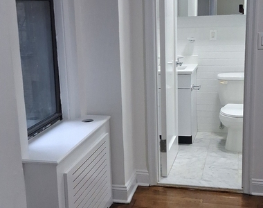 140 East 46th Street - Photo Thumbnail 6