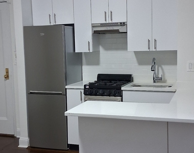 140 East 46th Street - Photo Thumbnail 1
