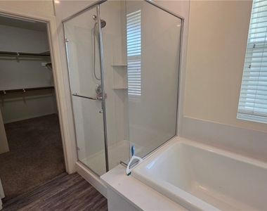 11916 Berlyn Dove Court - Photo Thumbnail 12