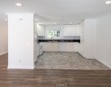 7445 Hesperia Avenue - Photo Thumbnail 5