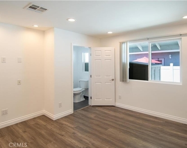 7445 Hesperia Avenue - Photo Thumbnail 11