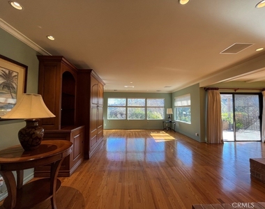 15451 Deerhorn Road - Photo Thumbnail 2