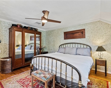 4416 Morella Avenue - Photo Thumbnail 31