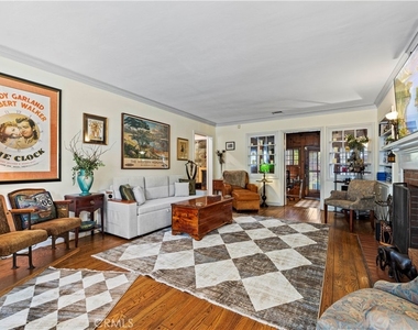 4416 Morella Avenue - Photo Thumbnail 7