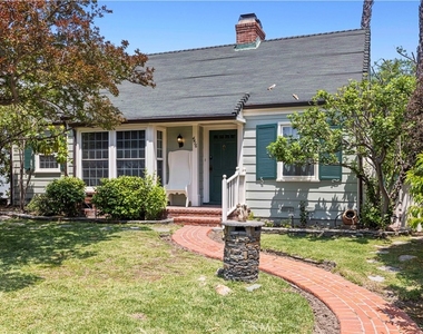 4416 Morella Avenue - Photo Thumbnail 1