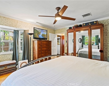 4416 Morella Avenue - Photo Thumbnail 32