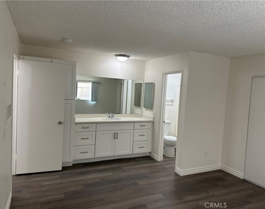 7055 Etiwanda Avenue - Photo Thumbnail 11