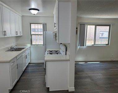 7055 Etiwanda Avenue - Photo Thumbnail 7