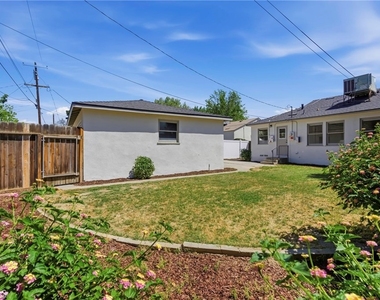 2715 Cedar - Photo Thumbnail 36