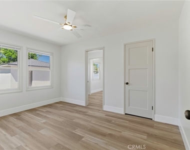 2715 Cedar - Photo Thumbnail 26