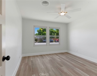 2715 Cedar - Photo Thumbnail 25