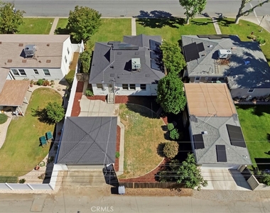 2715 Cedar - Photo Thumbnail 5