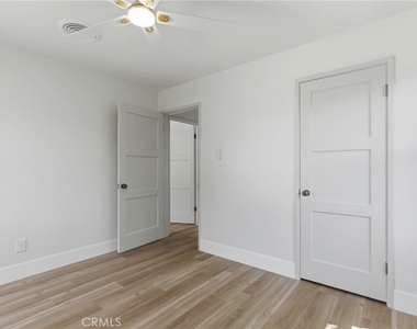 2715 Cedar - Photo Thumbnail 23