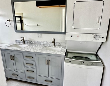 423 S Rexford Drive - Photo Thumbnail 20