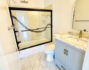 423 S Rexford Drive - Photo Thumbnail 15