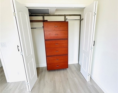 423 S Rexford Drive - Photo Thumbnail 22